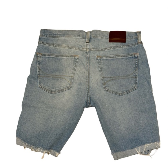 Hollister California Distressed Denim Shorts Size 33 Light Wash - Picture 2 of 5